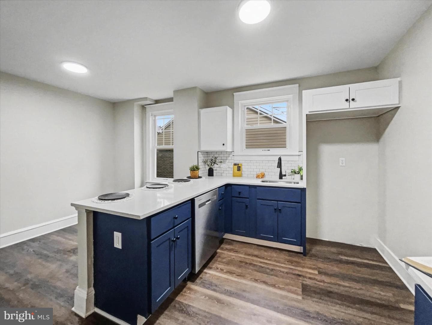 126 3rd St photo 10