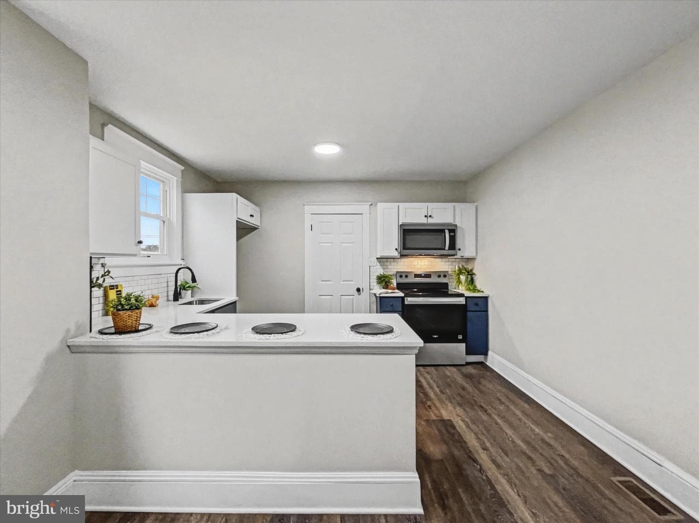 126 3rd St photo 13
