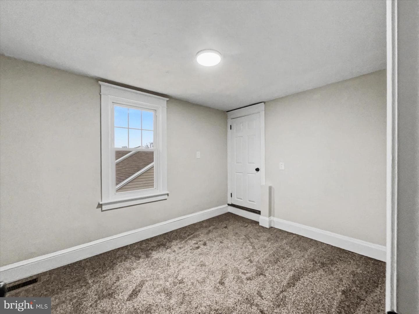 126 3rd St photo 15