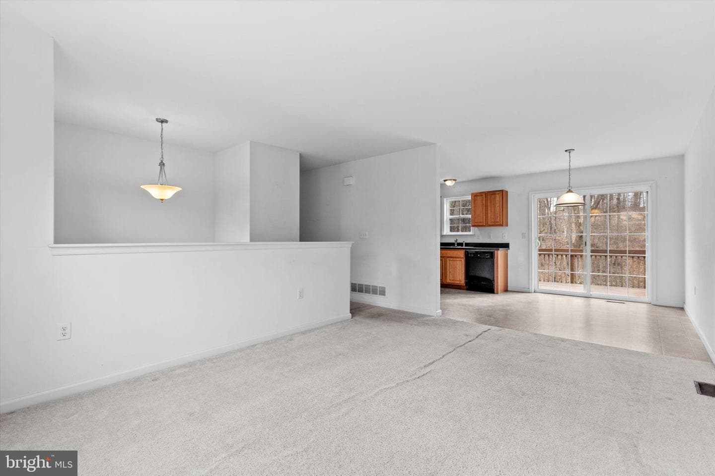 470 York Road photo 8