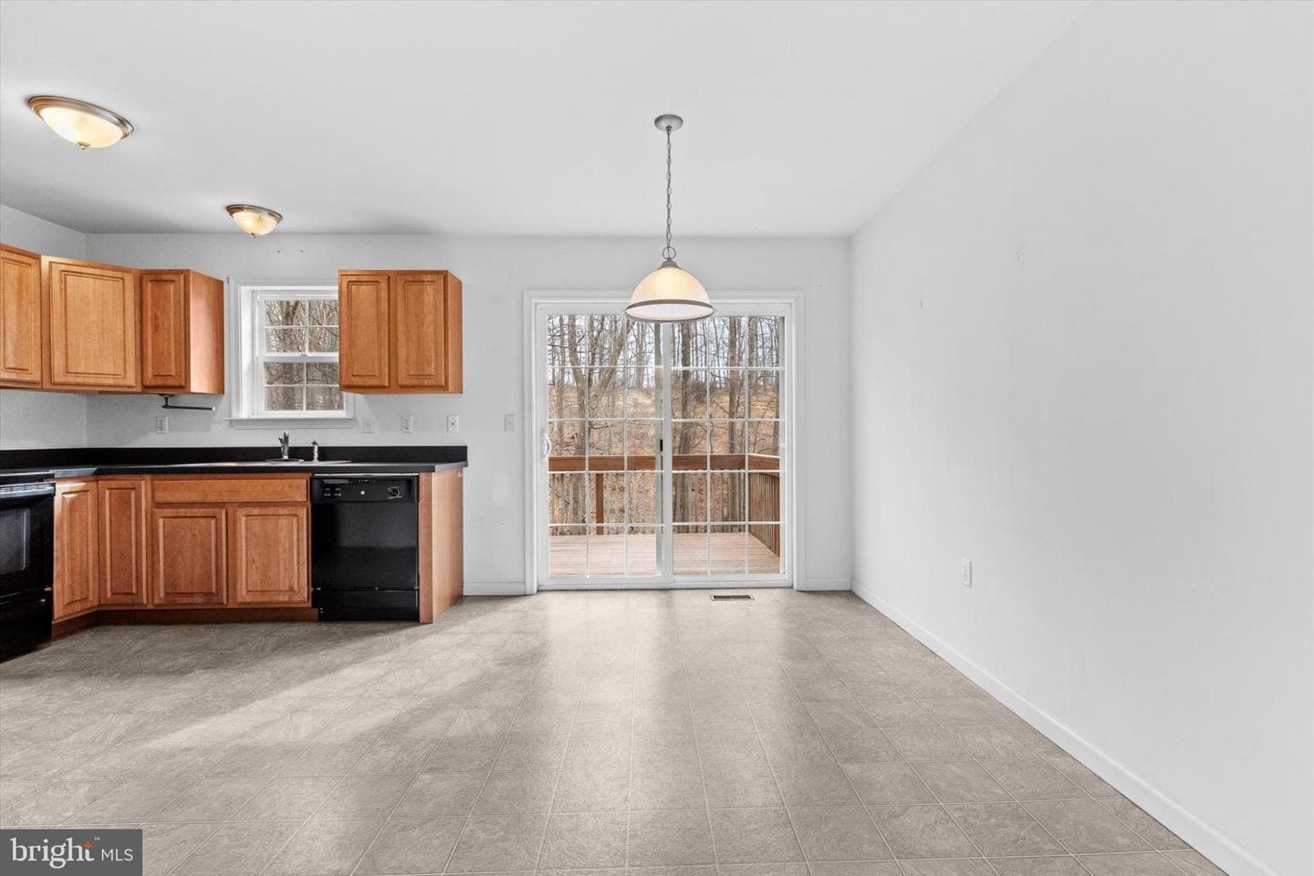 470 York Road photo 9