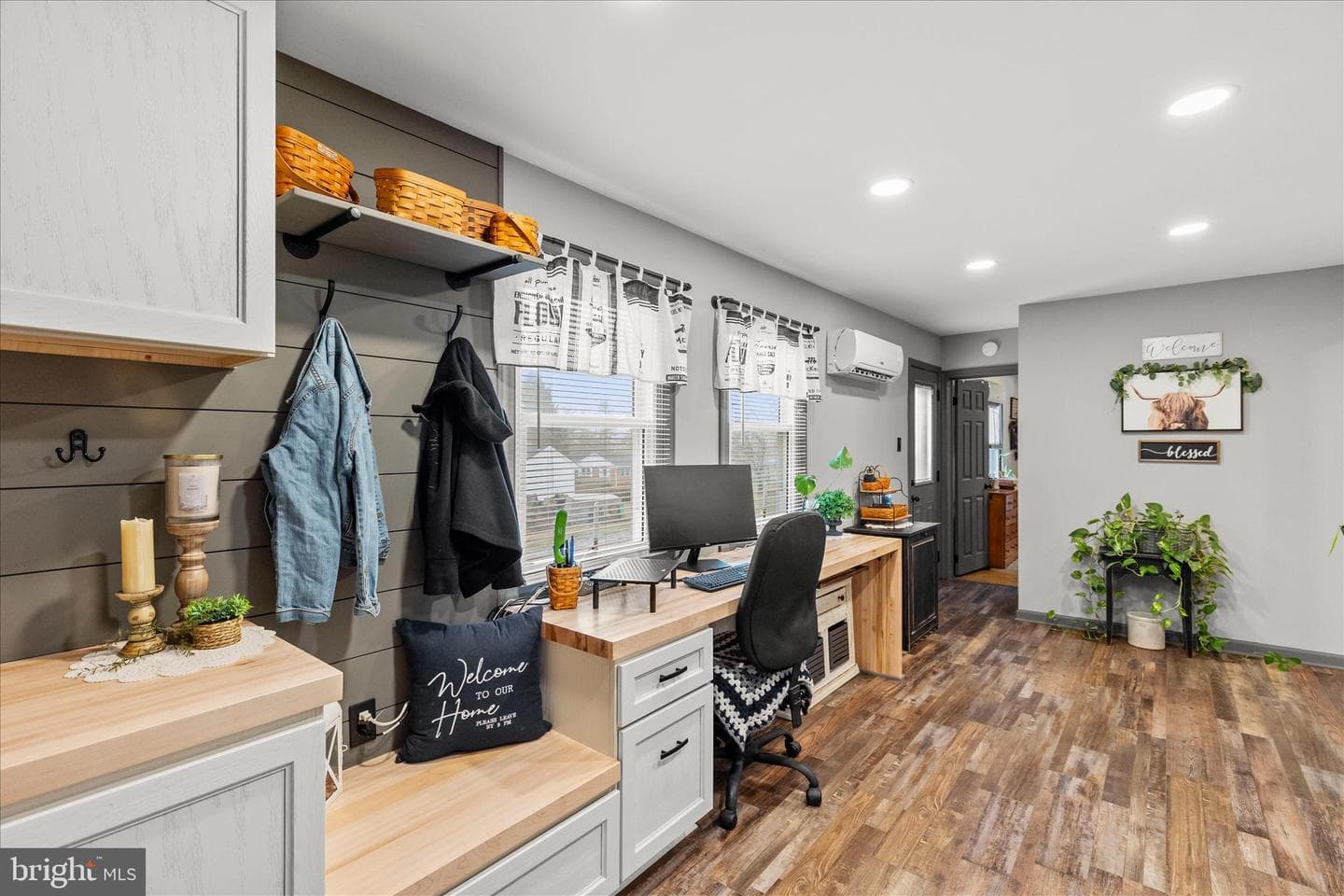 2250 Marion photo 6