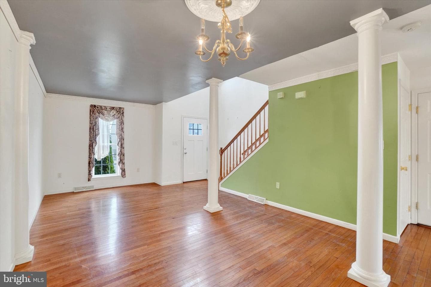 590 Thomas Armor Drive photo 4