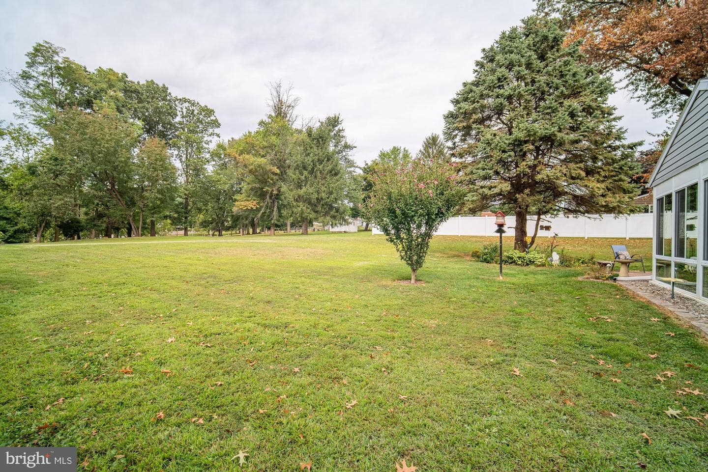 864 Elham Drive photo 35