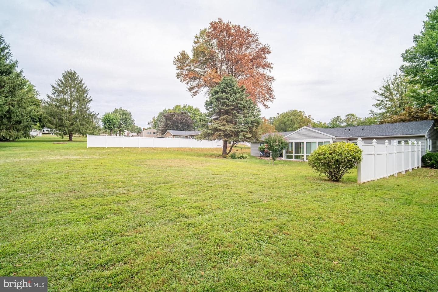 864 Elham Drive photo 36