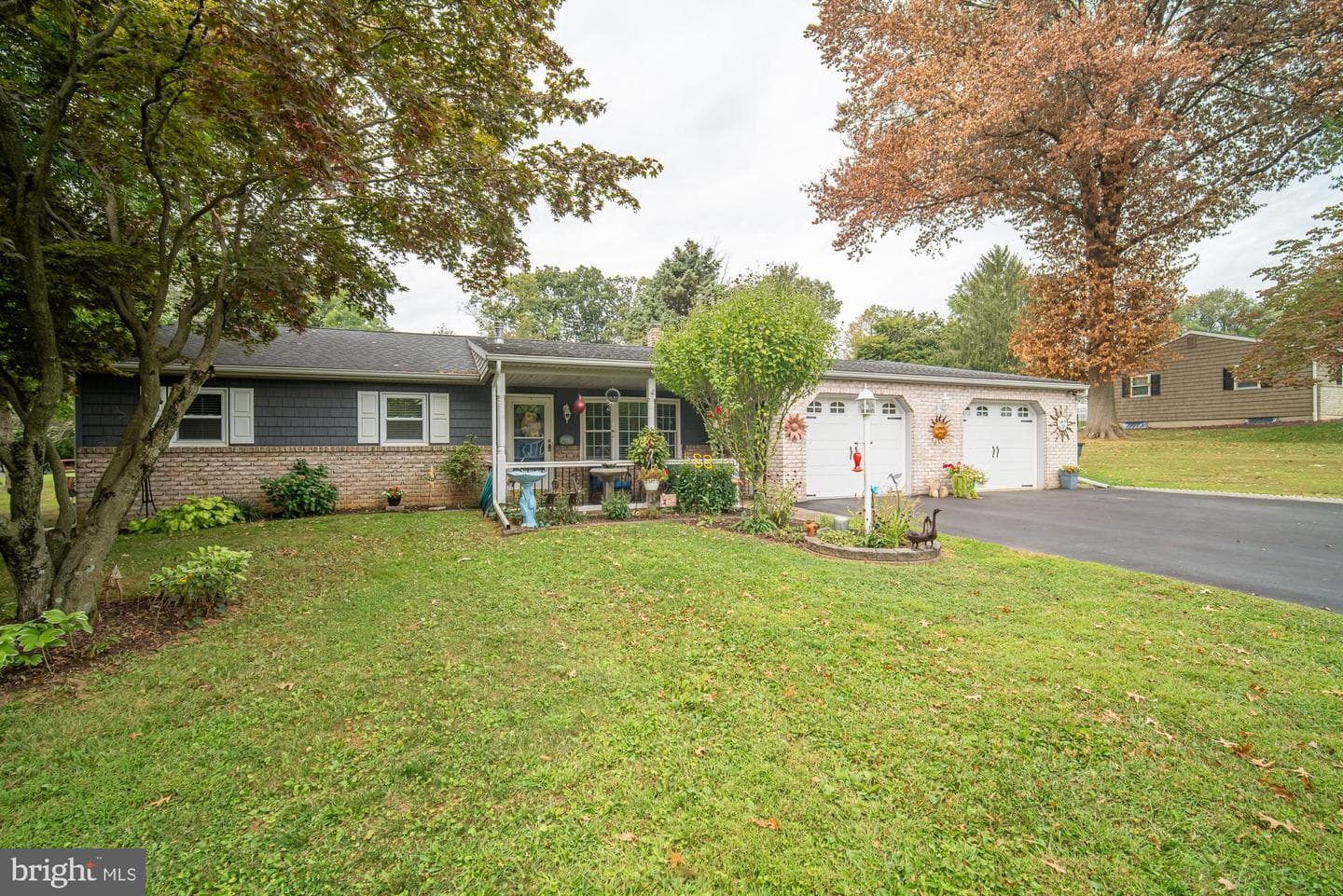 864 Elham Drive photo 41