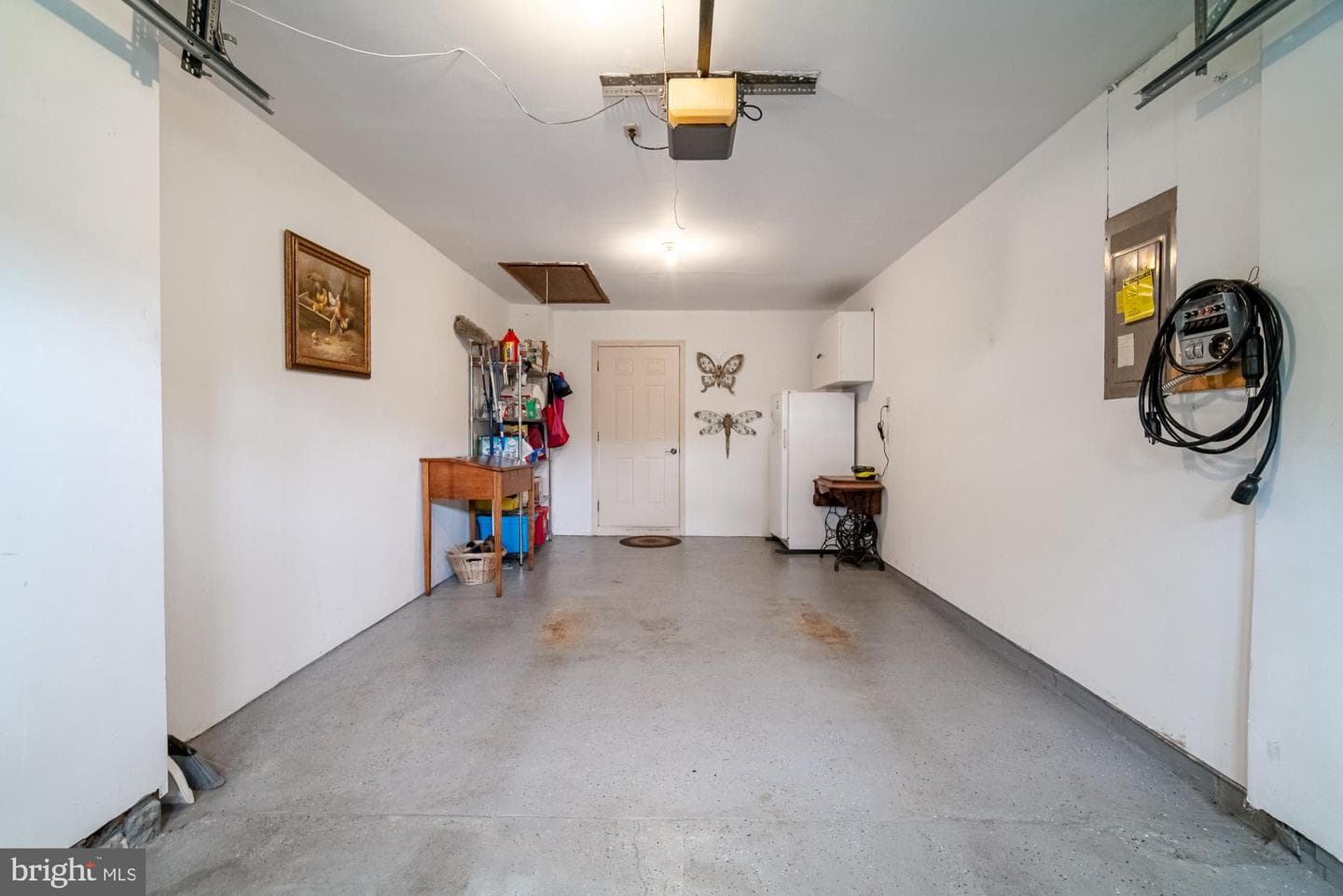 864 Elham Drive photo 46