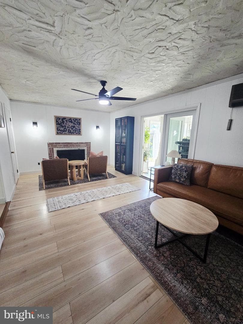 966 Mccosh Street photo 20