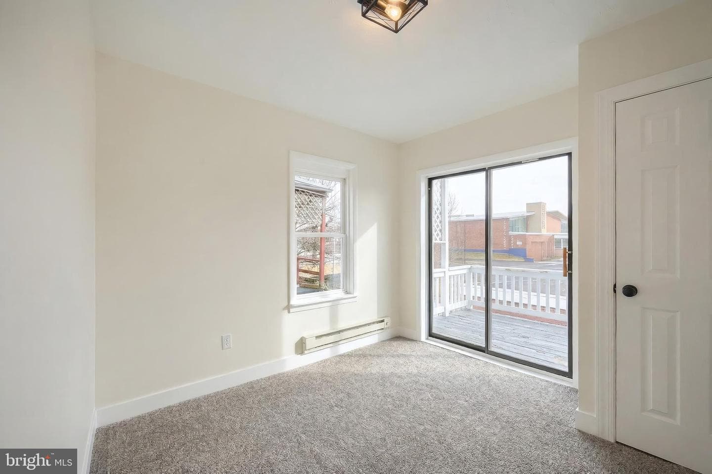 442 E Prospect Street photo 16