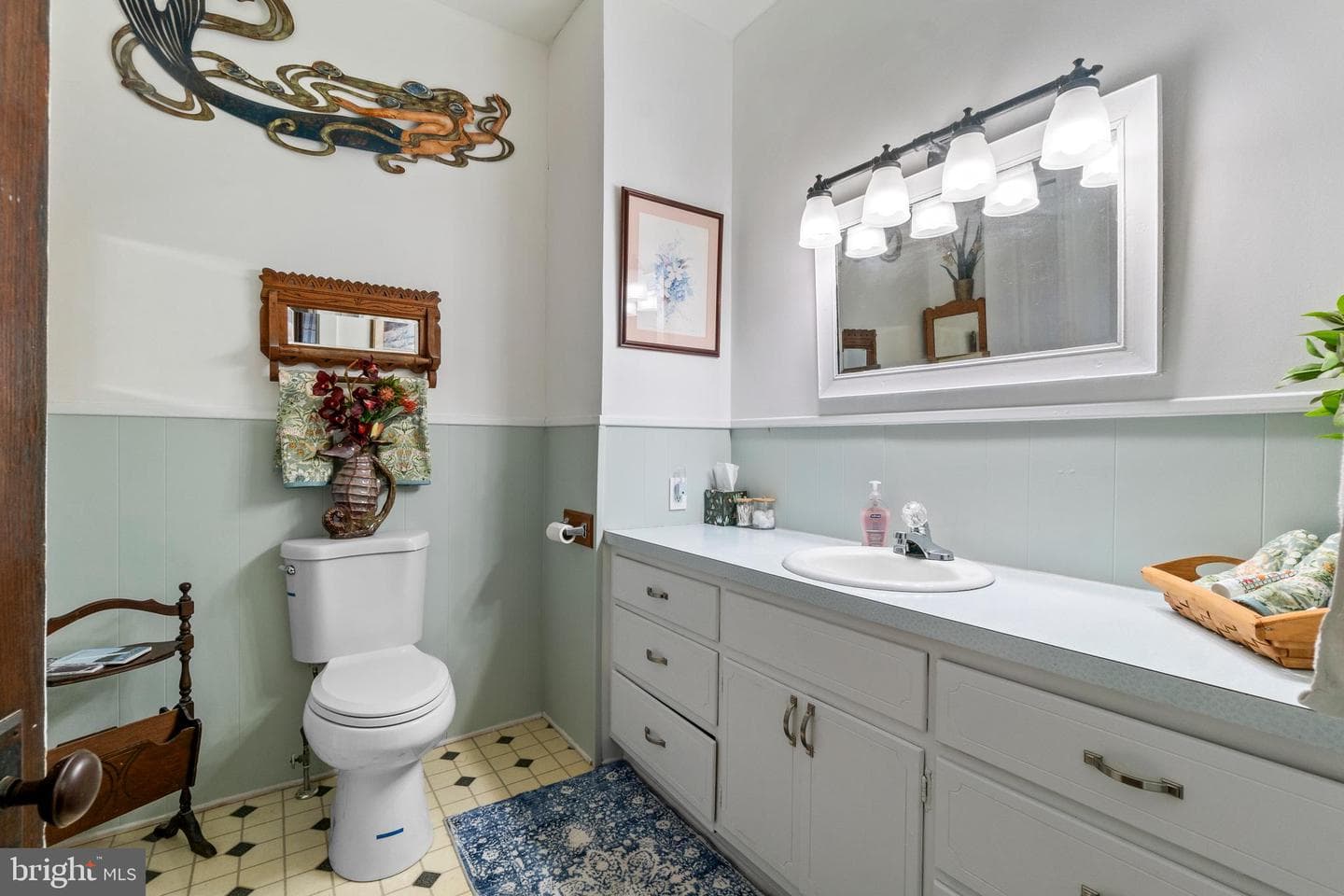 25 E Franklin Street photo 19