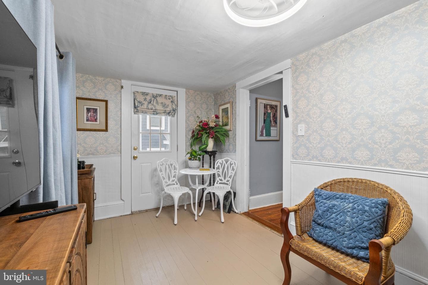 25 E Franklin Street photo 23