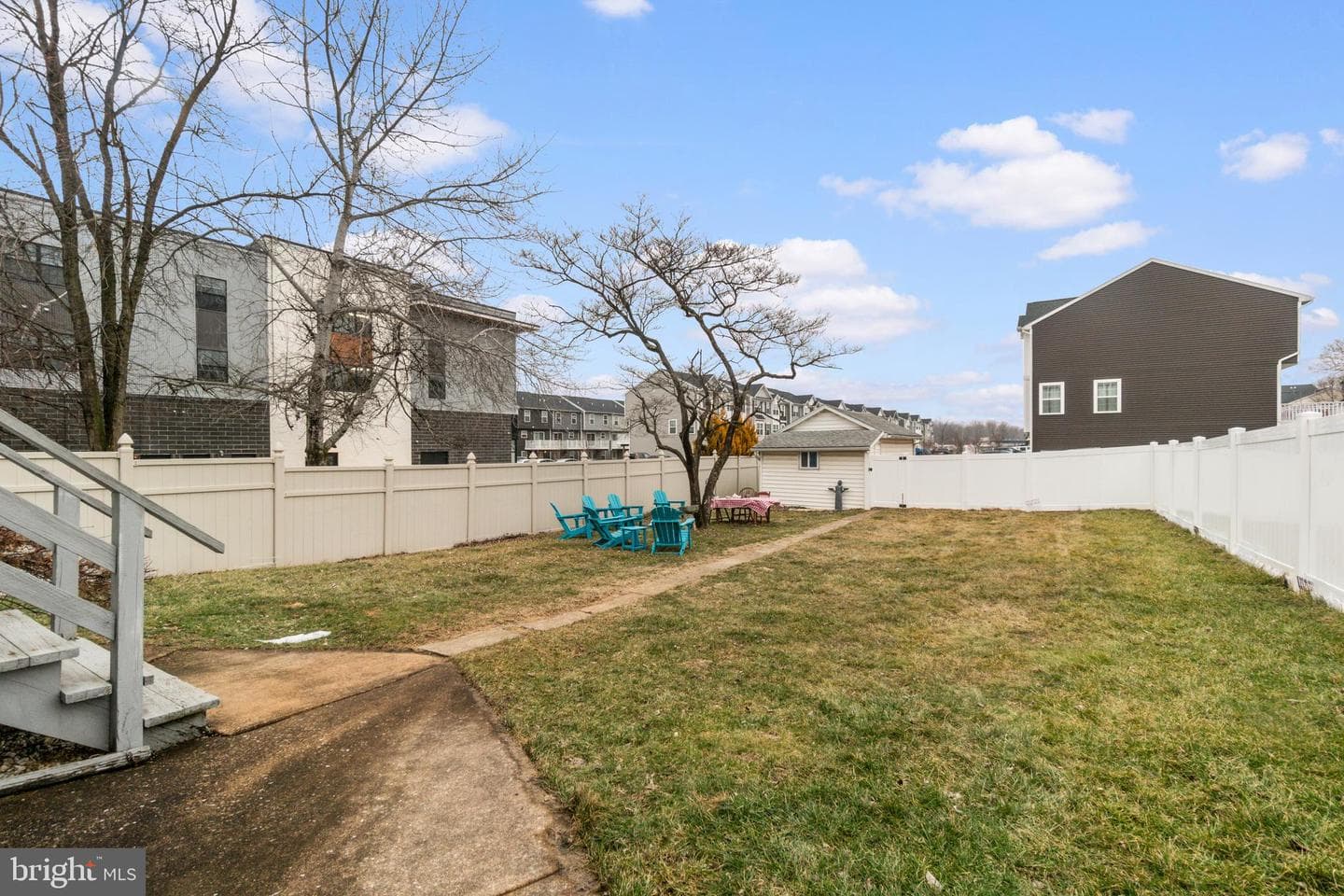 25 E Franklin Street photo 33