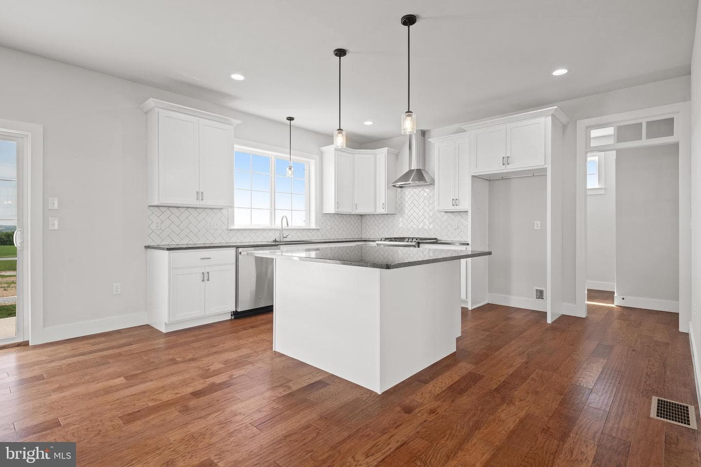 502 Winding Way #windsor Model photo 13