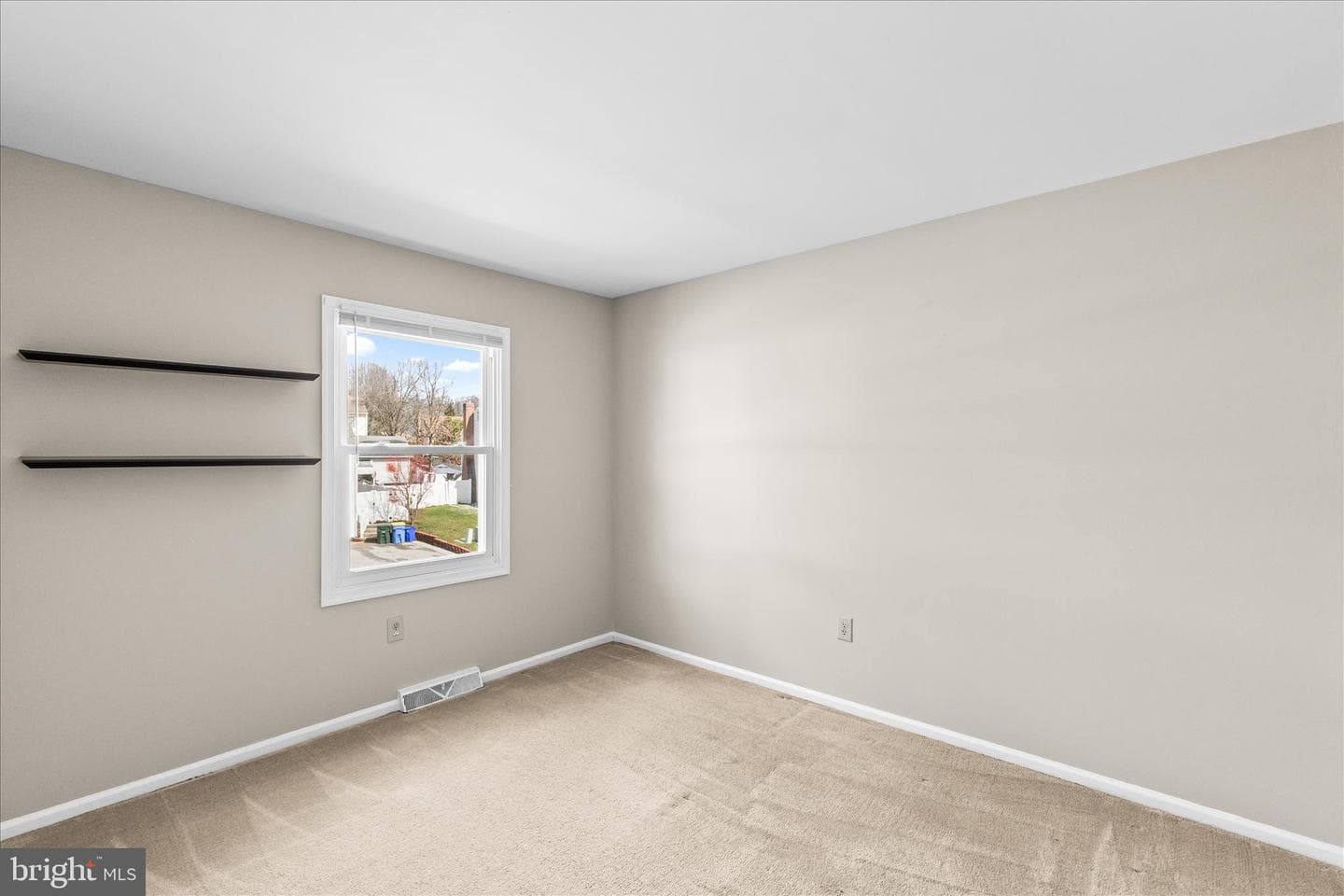 686 Cortland Drive photo 26