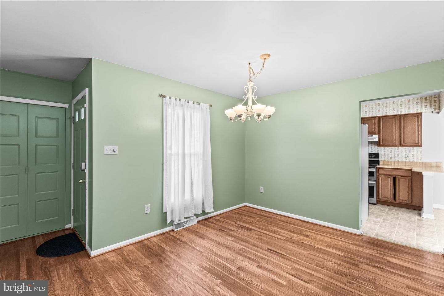 686 Cortland Drive photo 8