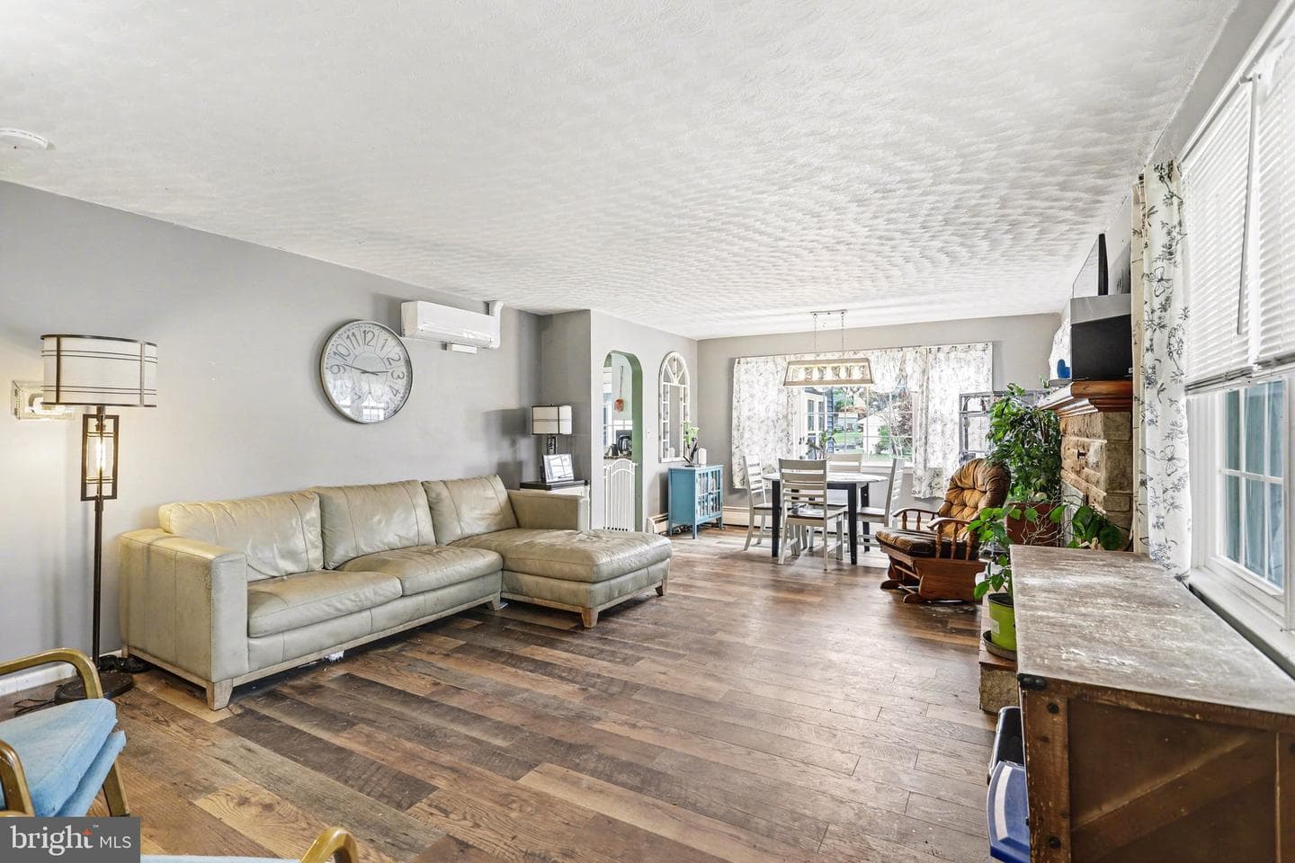 212 Barcroft Road photo 3