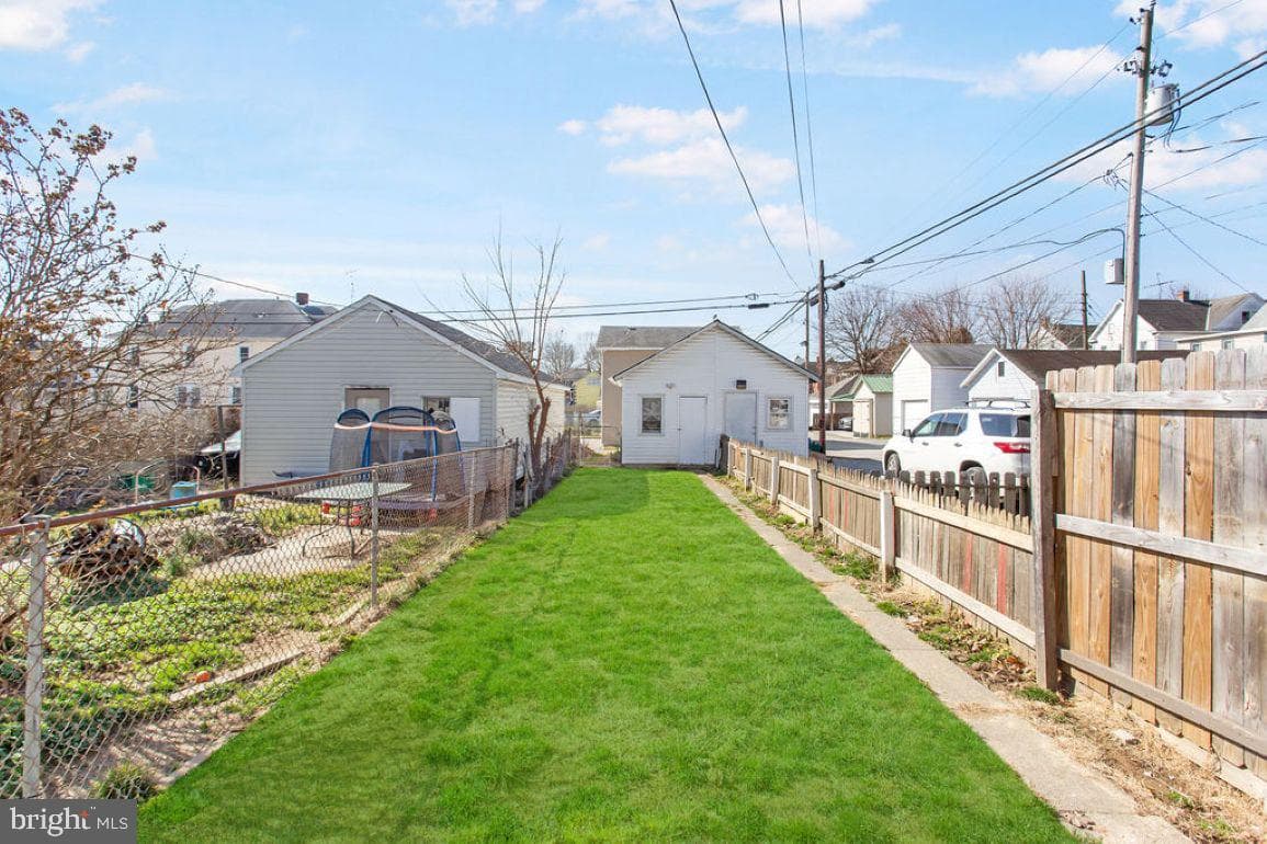 211 Fulton Street photo 22