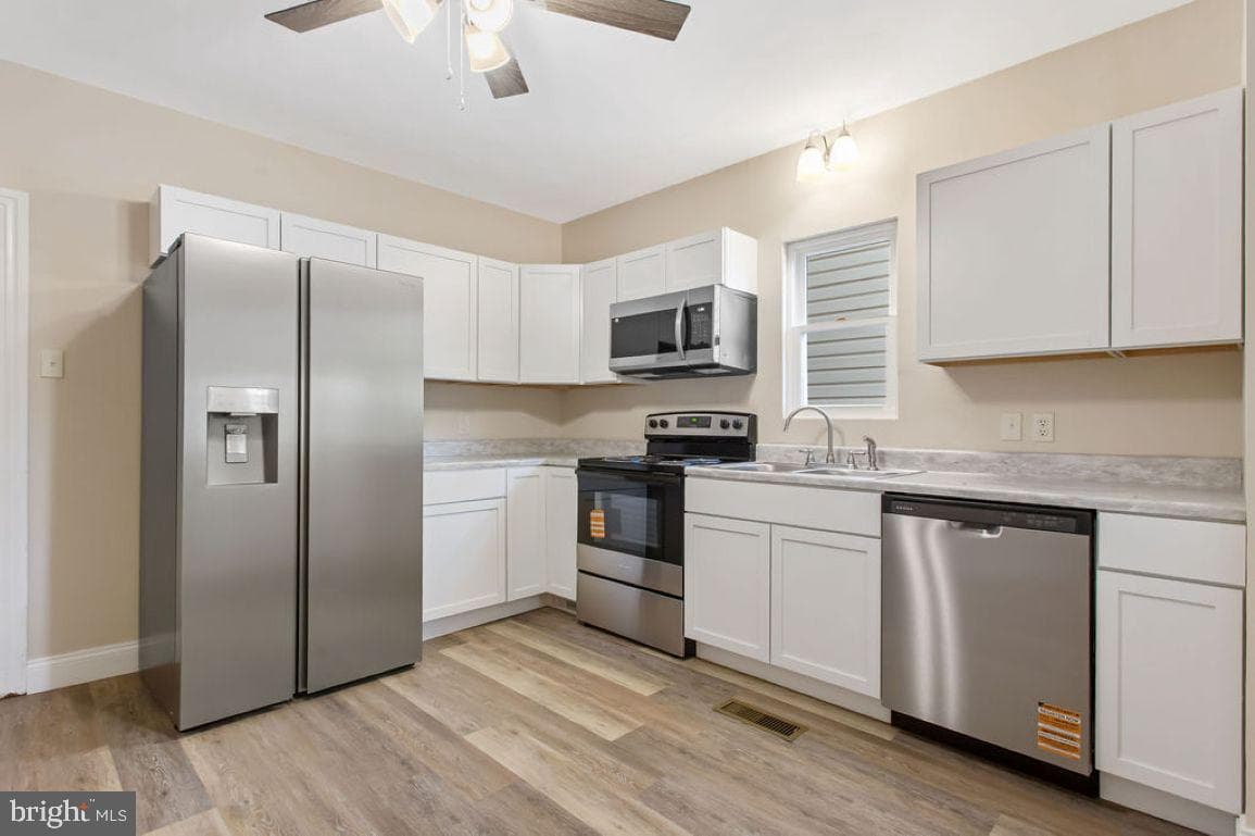 211 Fulton Street photo 8