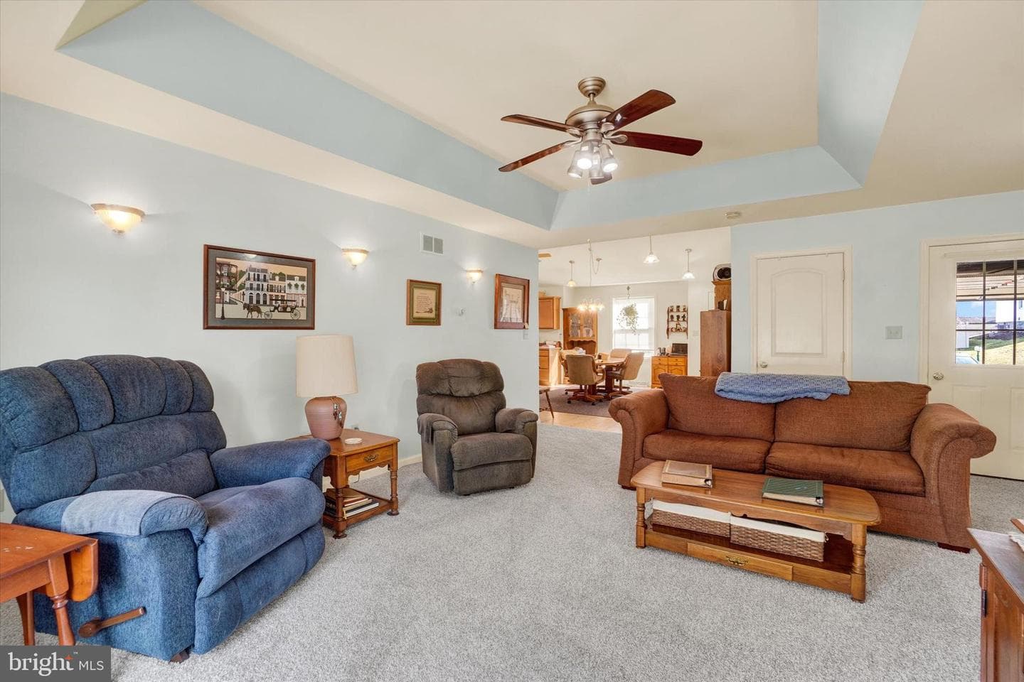 2035 Leonard Street photo 4