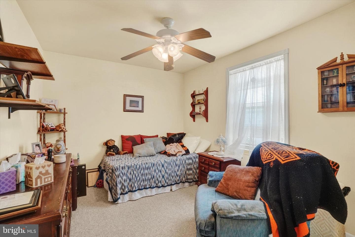 2035 Leonard Street photo 6