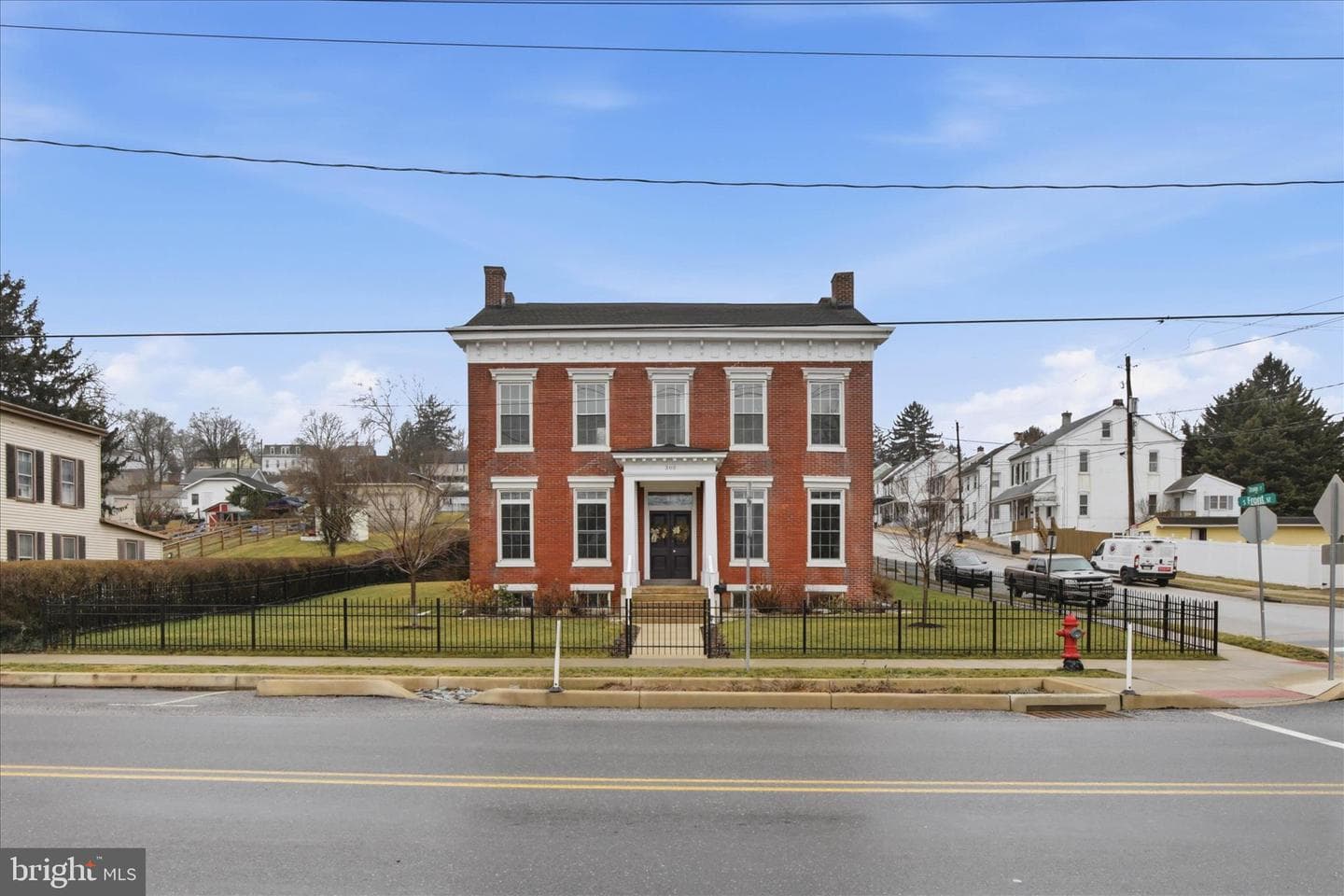 302 S Front Street photo 2
