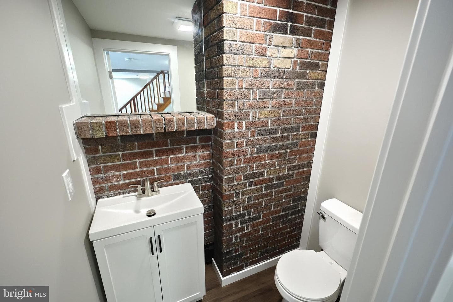 905 Chambers Road photo 32