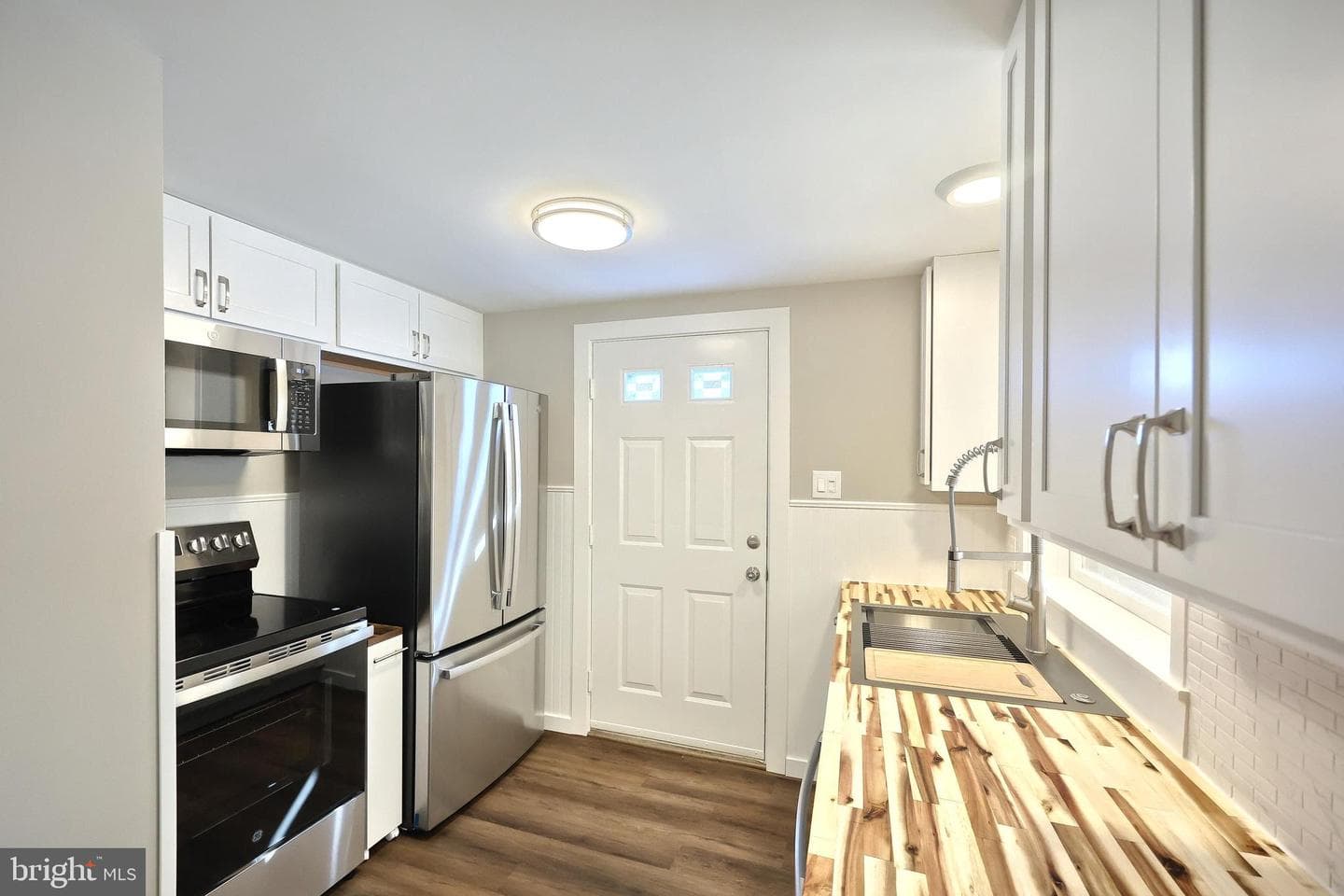 905 Chambers Road photo 35