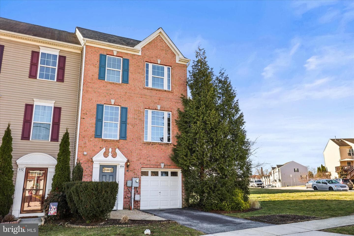 854 Blossom Drive photo 2