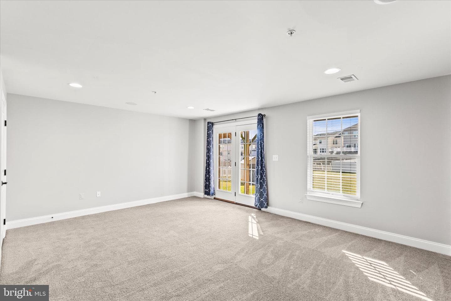 854 Blossom Drive photo 5