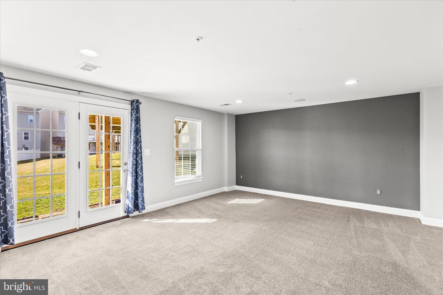 854 Blossom Drive photo 6