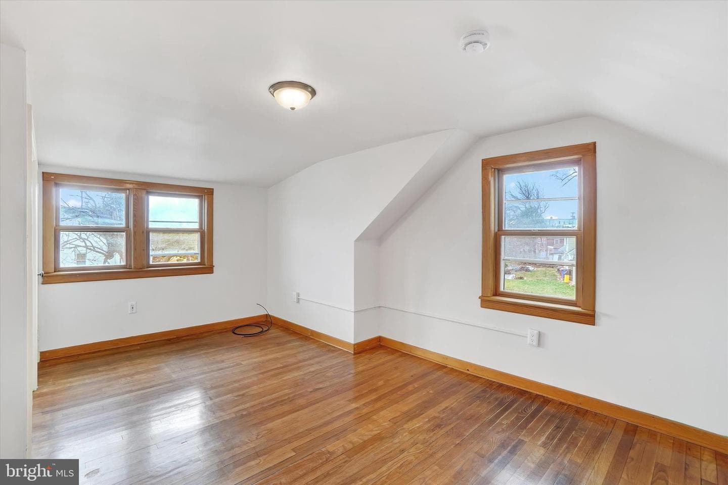720 Elm Terrace photo 15