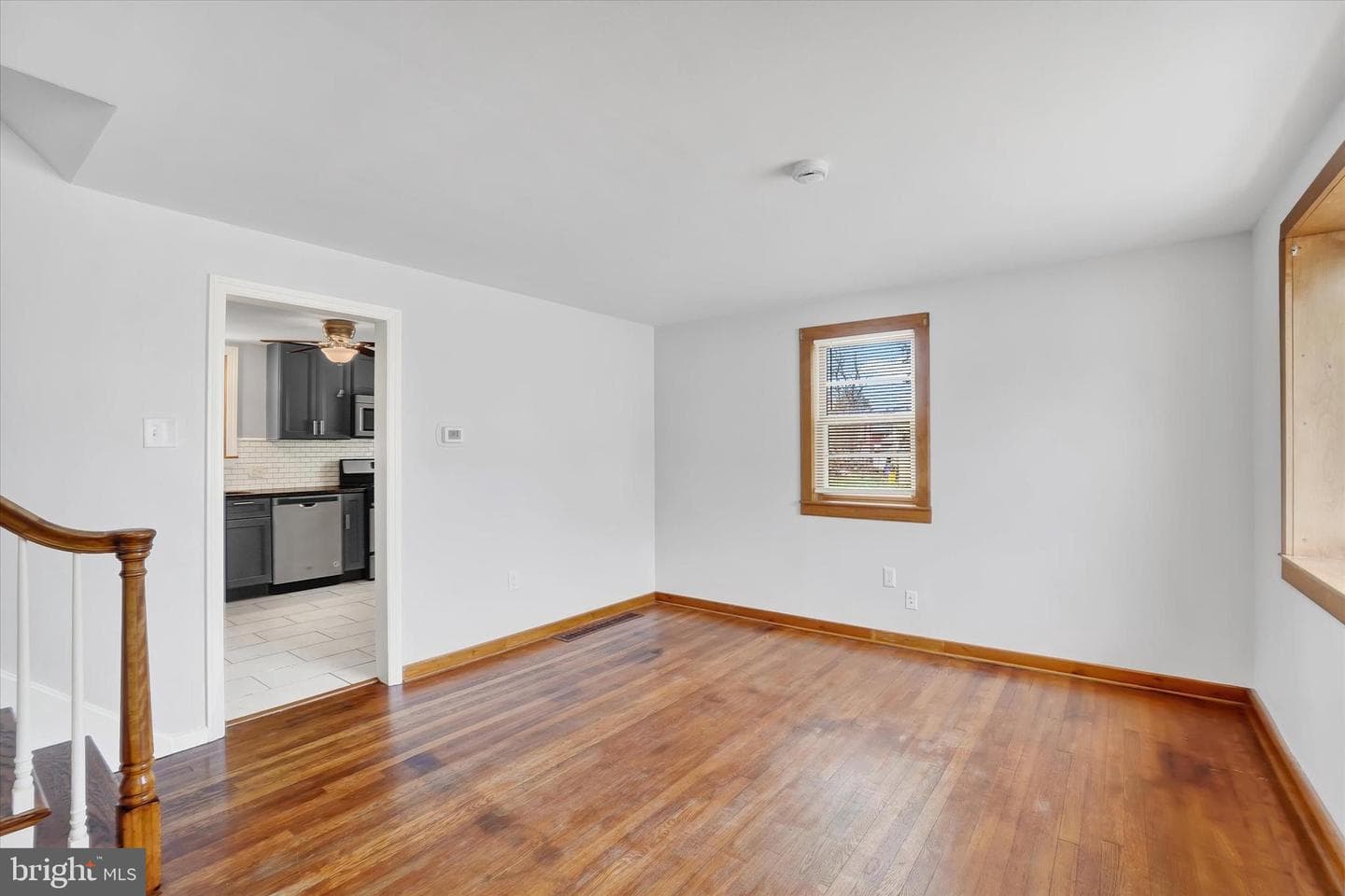 720 Elm Terrace photo 4