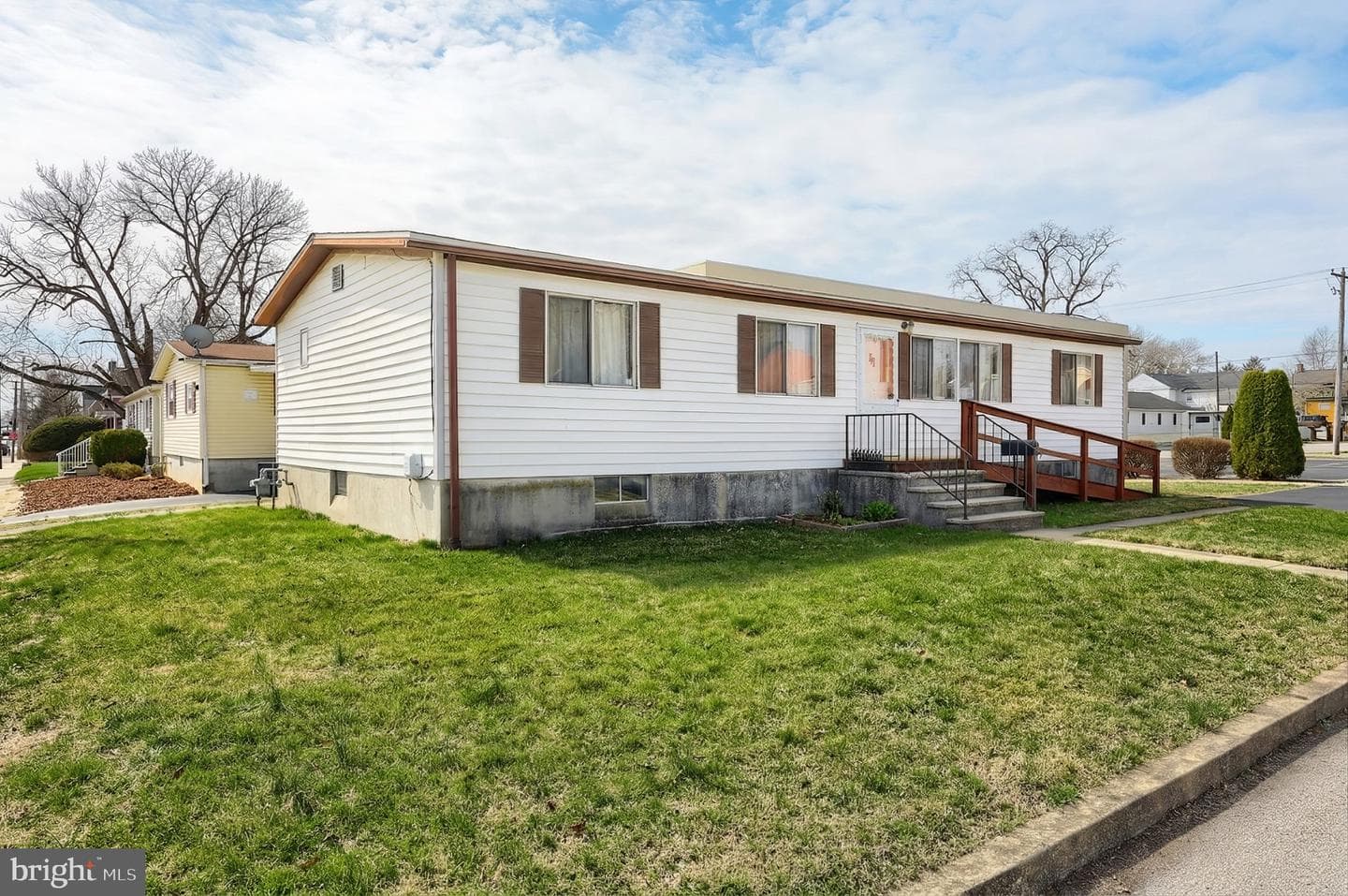 77 2nd Avenue photo 3