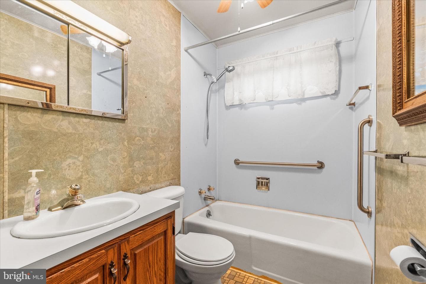 566 Baer Avenue photo 12