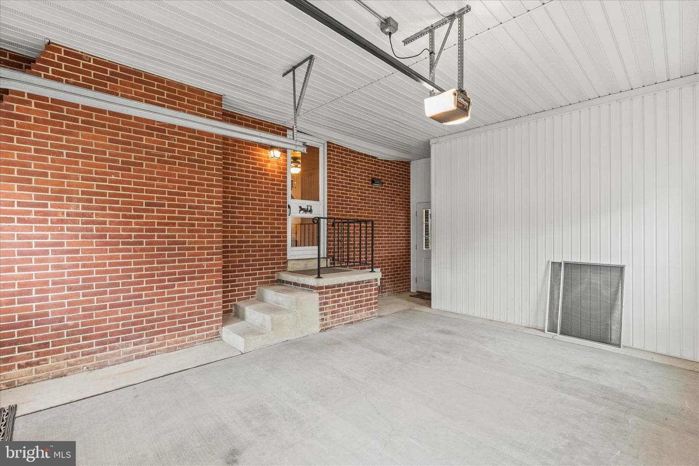 566 Baer Avenue photo 23