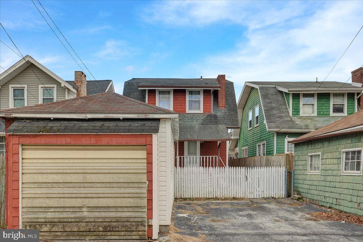 939 Wayne Avenue photo 35