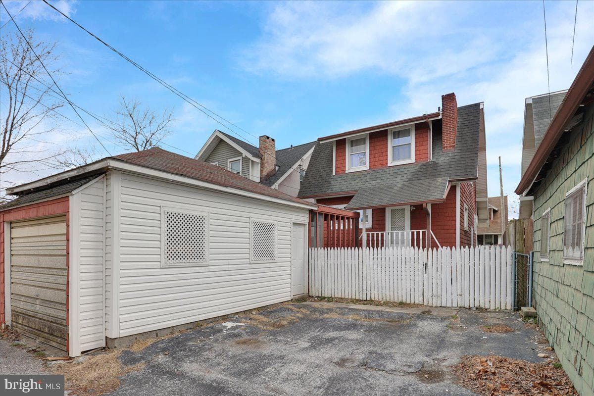 939 Wayne Avenue photo 36