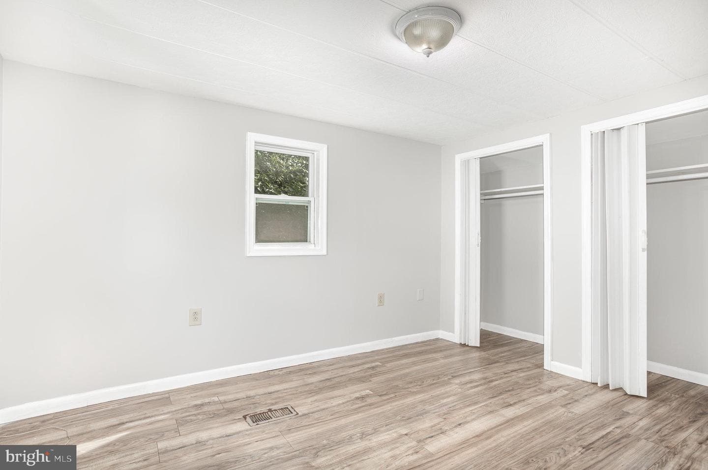 40 Meadowbrook Court photo 10
