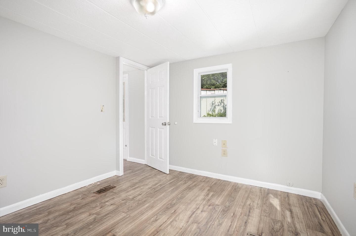 40 Meadowbrook Court photo 11