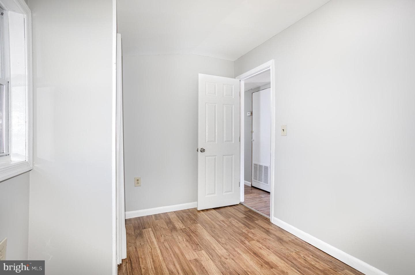 40 Meadowbrook Court photo 9
