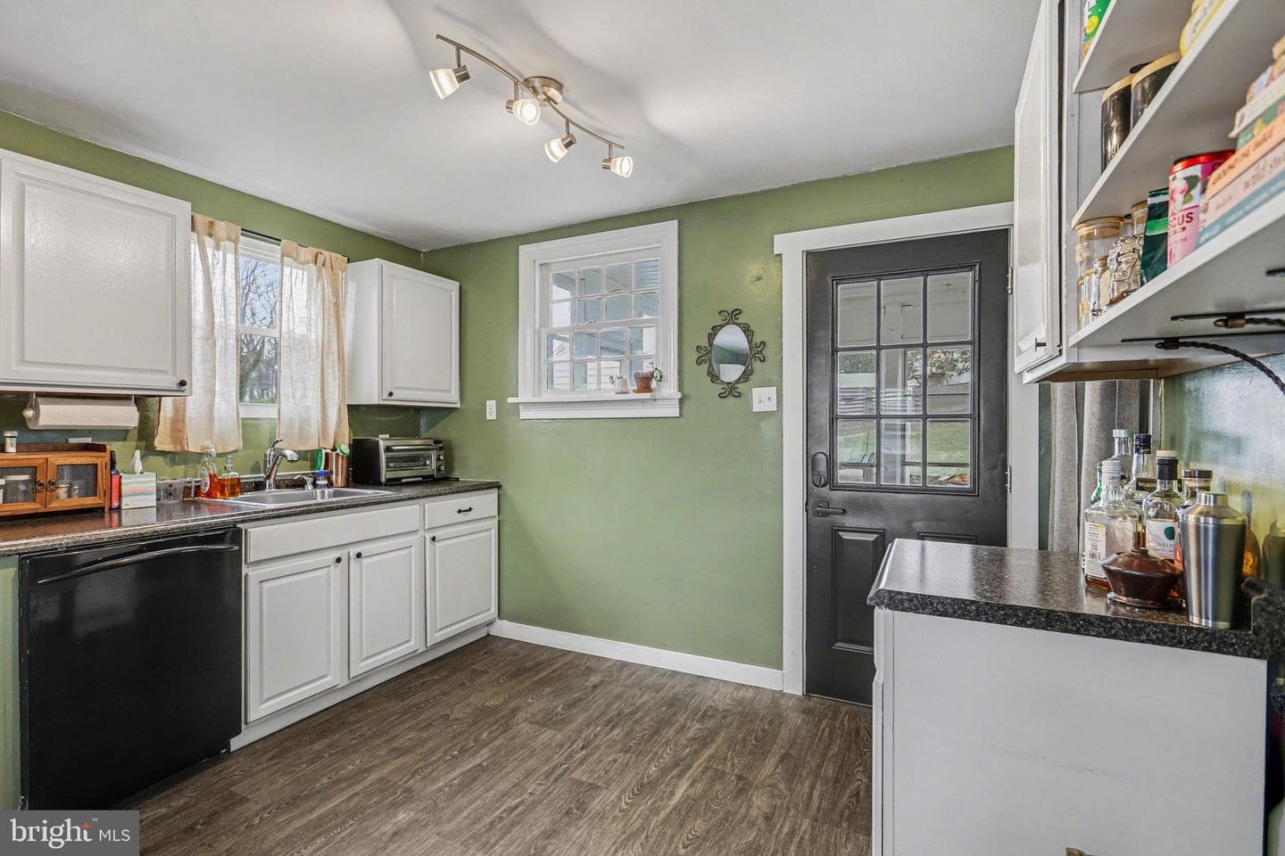 524 Hillcrest Road photo 9