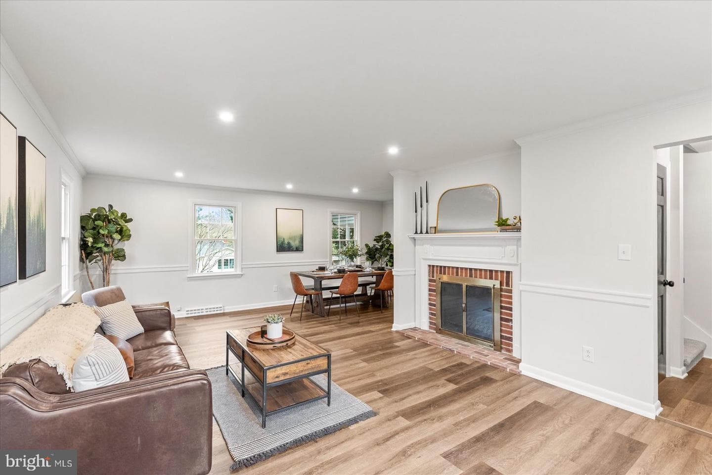 2421 Carllyn Drive photo 3