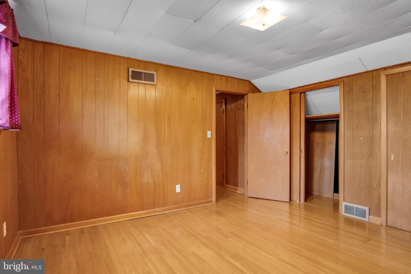 301 E Elm Avenue photo 22