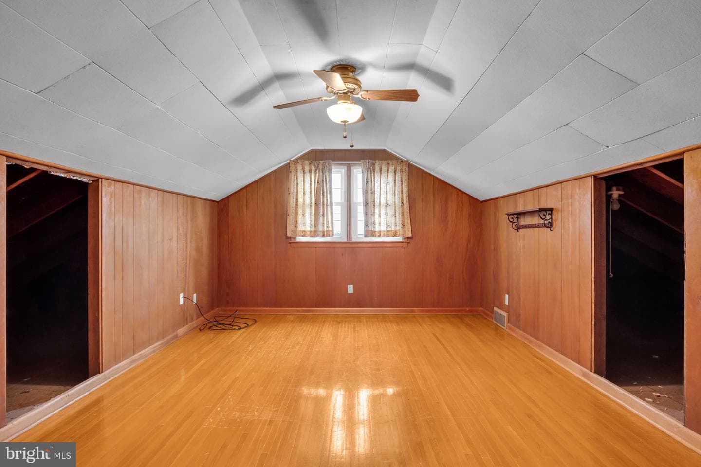 301 E Elm Avenue photo 27