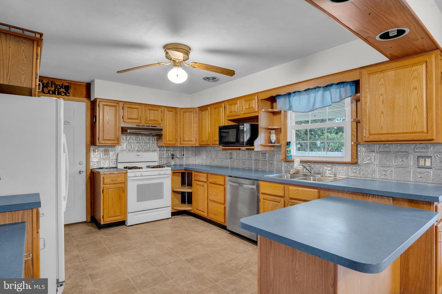 301 E Elm Avenue photo 3