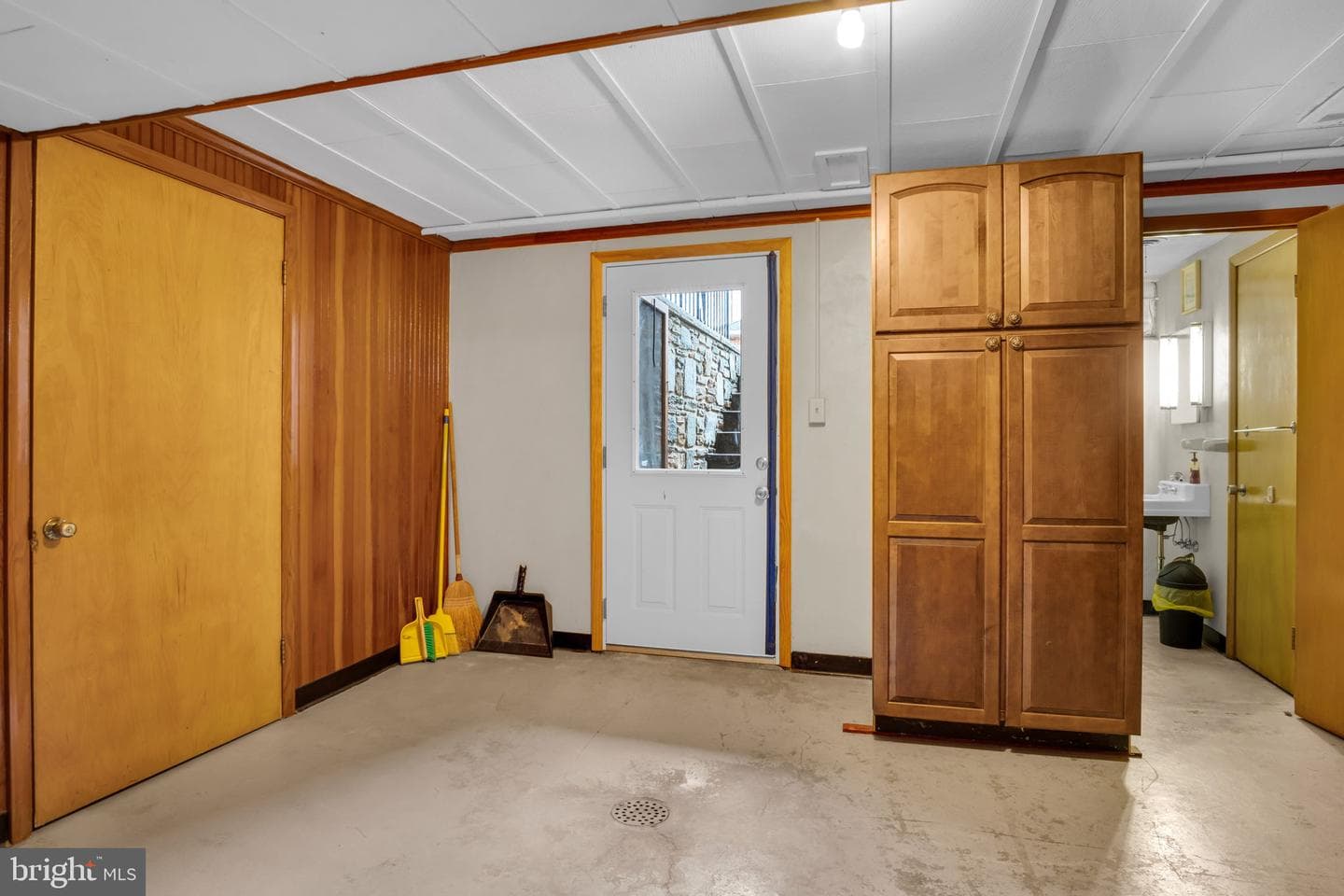 301 E Elm Avenue photo 36