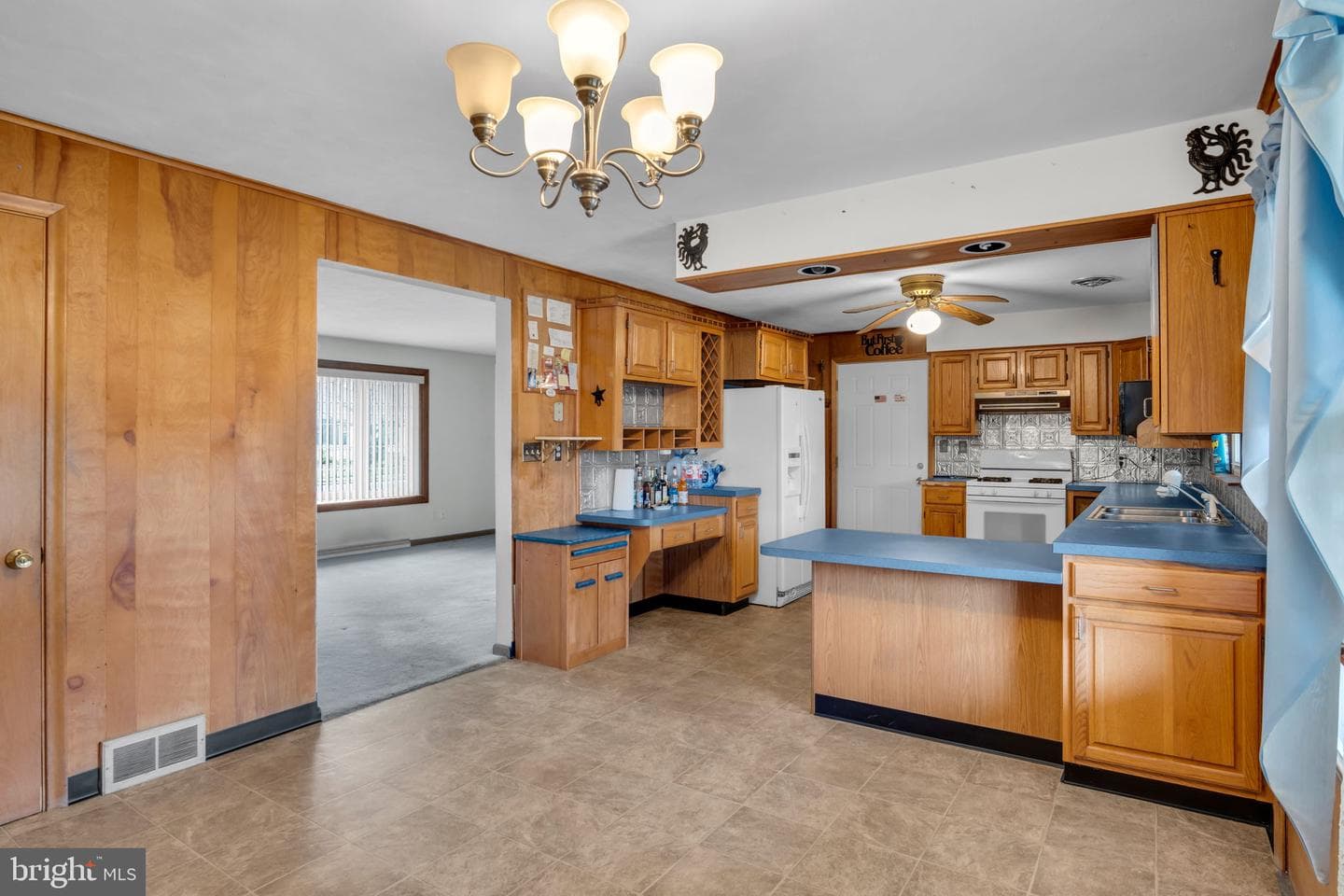 301 E Elm Avenue photo 8