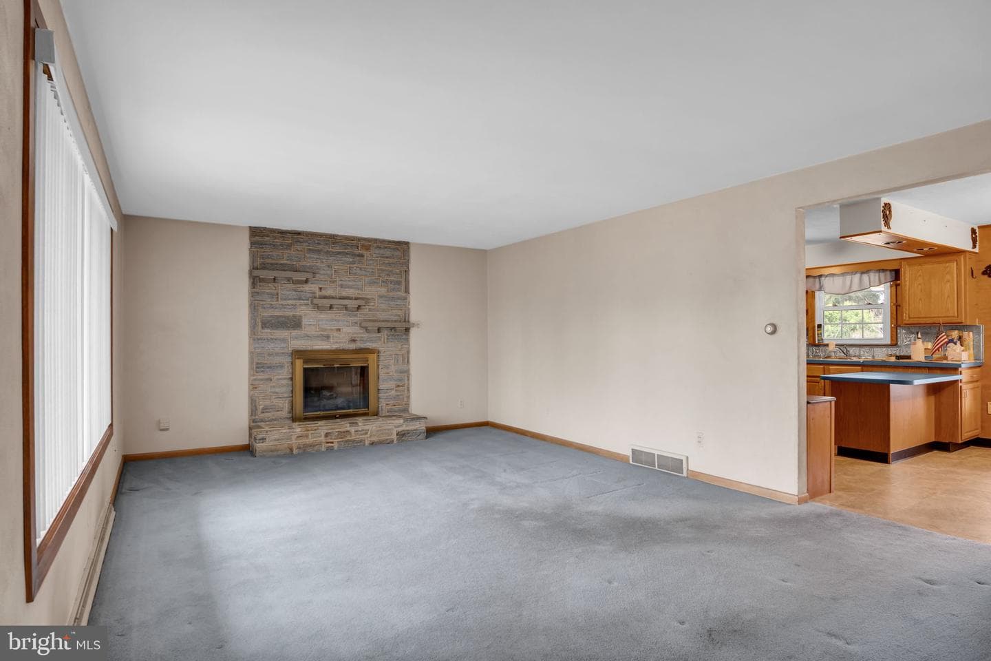 301 E Elm Avenue photo 9