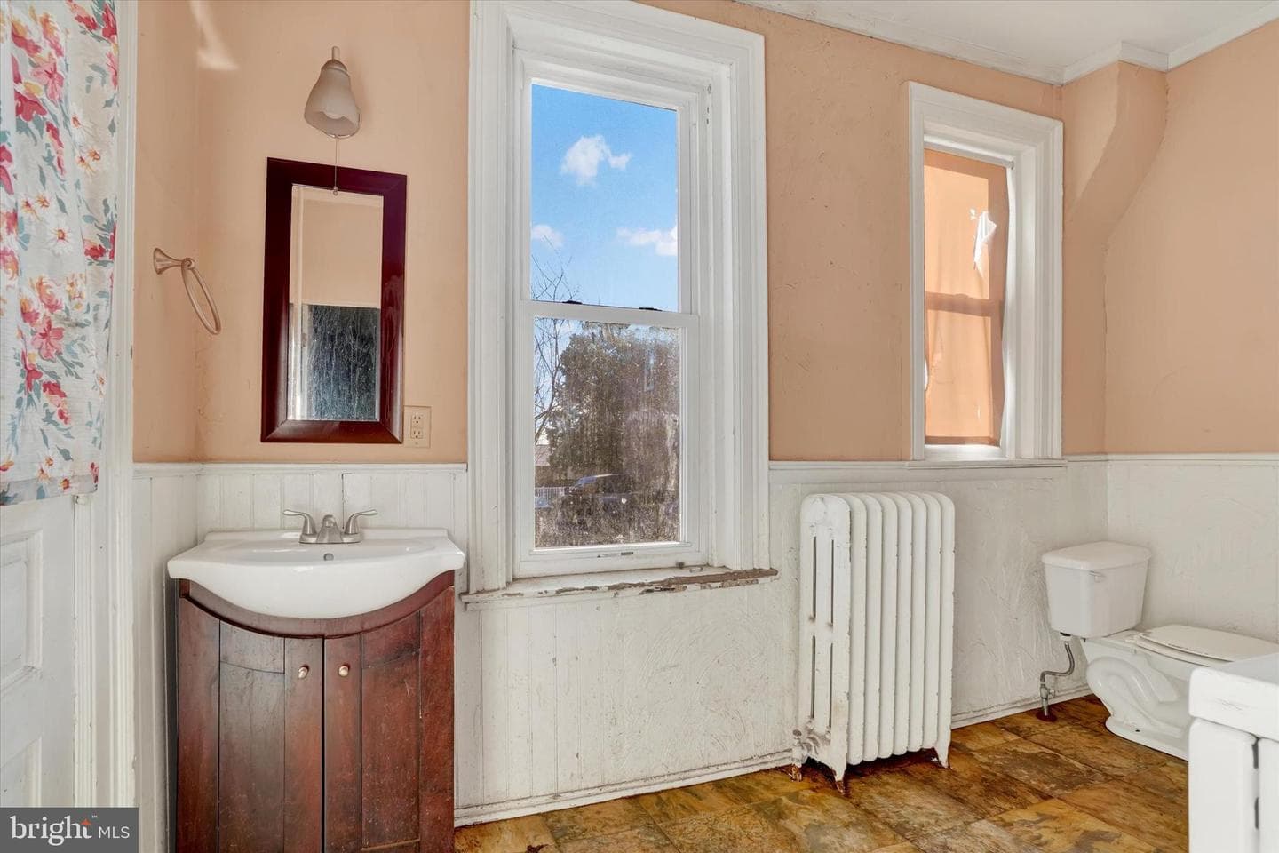 1323 N George Street photo 10