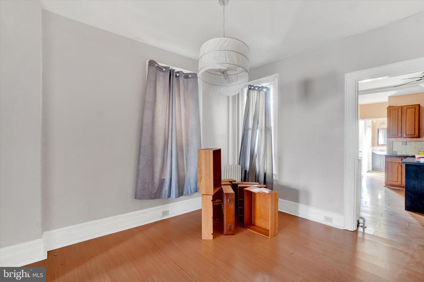 1323 N George Street photo 6